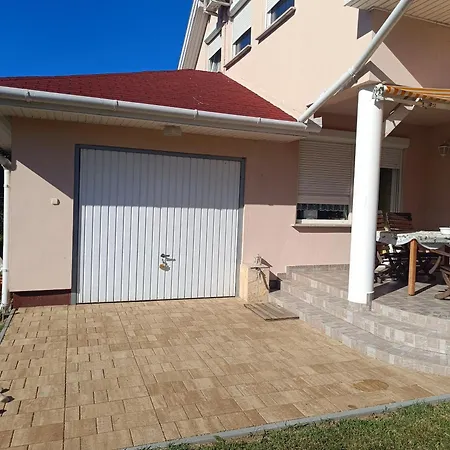 Apartament Valika Nyaralója Balatonkersztúr