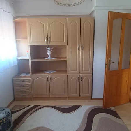 Valika Nyaraloja Balatonkersztur