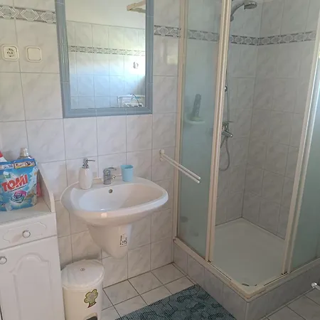 Valika Nyaraloja Balatonkersztur Appartement *