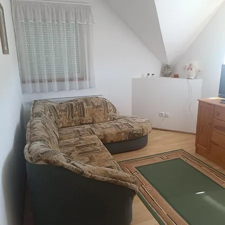 Valika Nyaraloja Balatonkersztur *